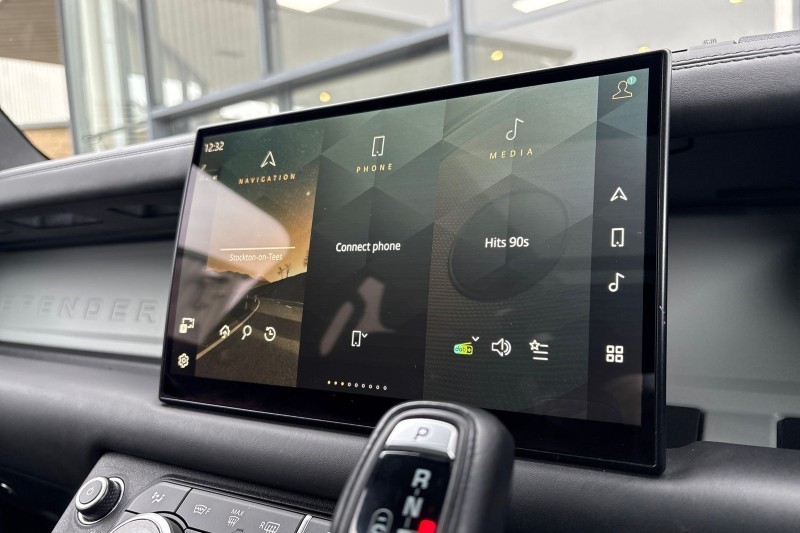 2023 (23) LAND ROVER DEFENDER 3.0 D300 HSE 110 5dr Auto 5146933