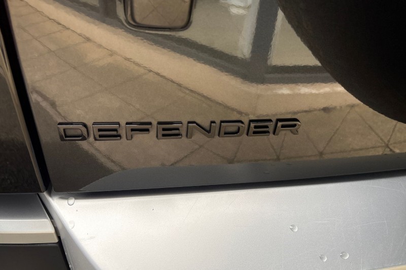 2023 (23) LAND ROVER DEFENDER 3.0 D300 HSE 110 5dr Auto 5146950