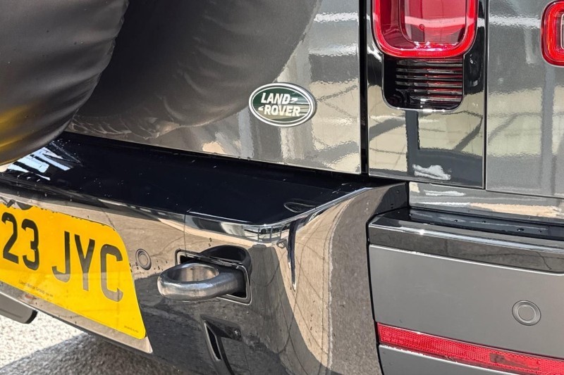 2023 (23) LAND ROVER DEFENDER 3.0 D300 HSE 110 5dr Auto 5577768