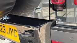 2023 (23) LAND ROVER DEFENDER 3.0 D300 HSE 110 5dr Auto 5577768