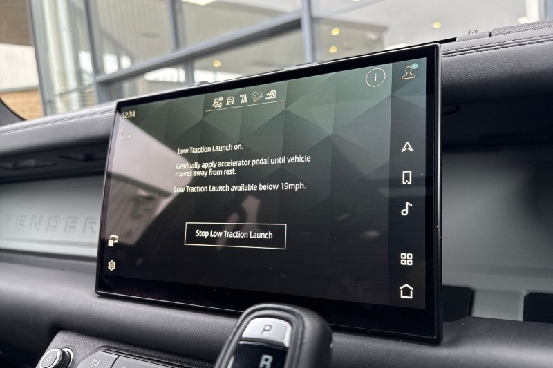 2023 (23) LAND ROVER DEFENDER 3.0 D300 HSE 110 5dr Auto 5146942