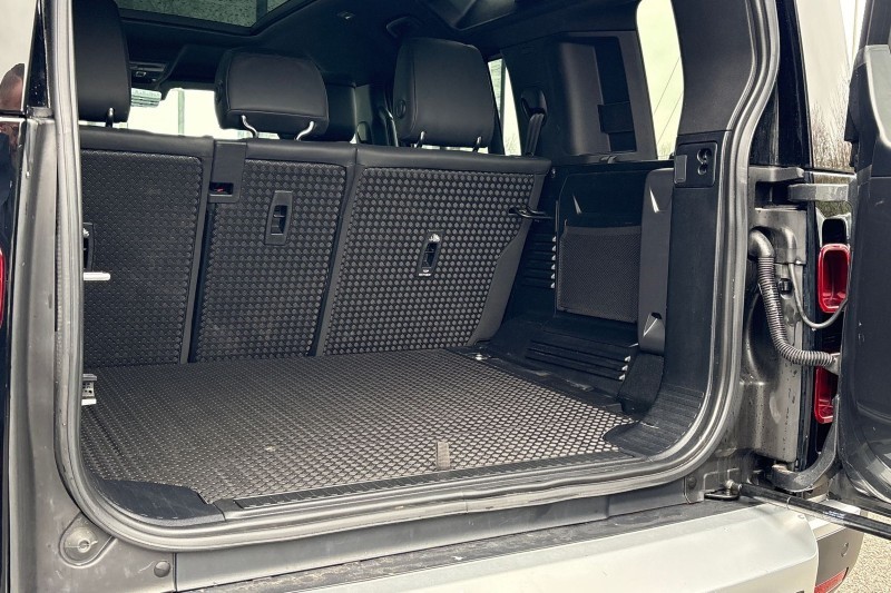 2023 (23) LAND ROVER DEFENDER 3.0 D300 HSE 110 5dr Auto 5146945