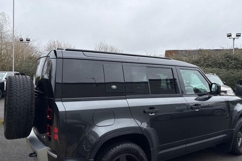 2023 (23) LAND ROVER DEFENDER 3.0 D300 HSE 110 5dr Auto 5146956
