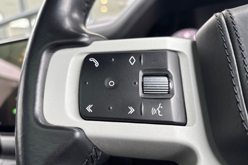 2023 (23) LAND ROVER DEFENDER 3.0 D300 HSE 110 5dr Auto 5146931