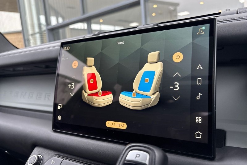 2023 (23) LAND ROVER DEFENDER 3.0 D300 HSE 110 5dr Auto 5146939