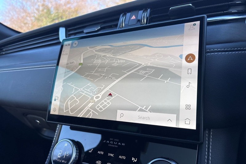 2023 (23) JAGUAR F-PACE 2.0 D200 R-Dynamic Black 5dr Auto AWD 5129536