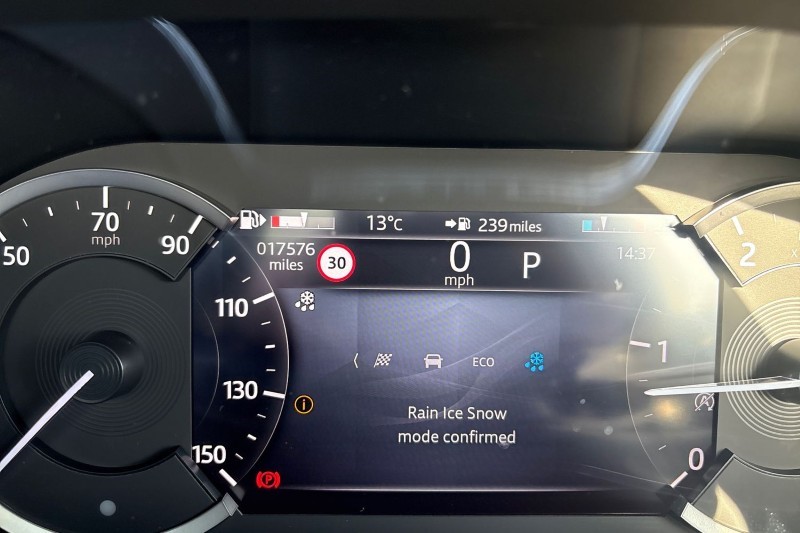 2023 (23) JAGUAR F-PACE 2.0 D200 R-Dynamic Black 5dr Auto AWD 5129540