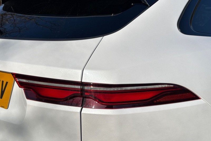 2023 (23) JAGUAR F-PACE 2.0 D200 R-Dynamic Black 5dr Auto AWD 5129555