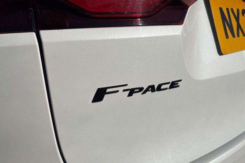 2023 (23) JAGUAR F-PACE 2.0 D200 R-Dynamic Black 5dr Auto AWD 5129554