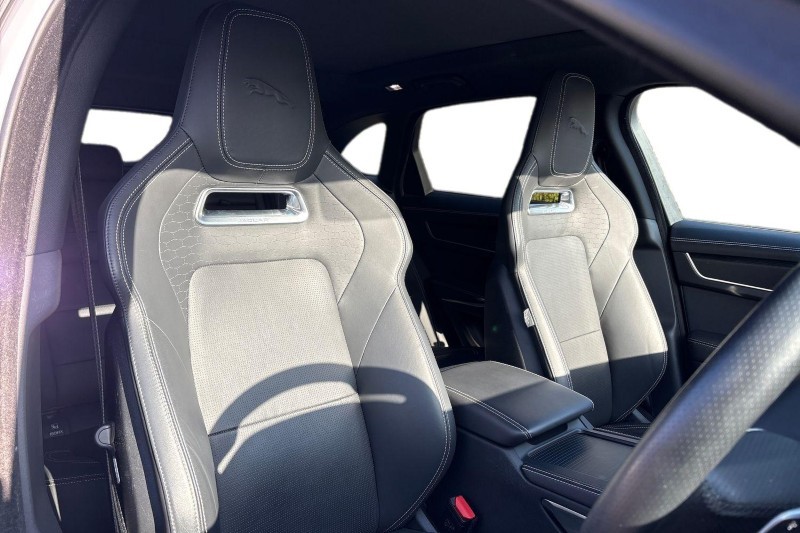 2023 (23) JAGUAR F-PACE 2.0 D200 R-Dynamic Black 5dr Auto AWD 5129531