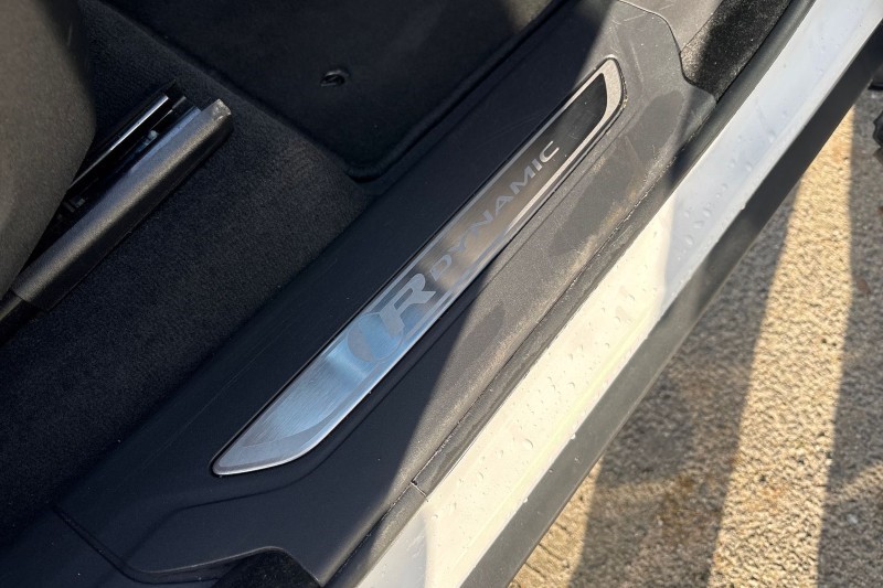 2023 (23) JAGUAR F-PACE 2.0 D200 R-Dynamic Black 5dr Auto AWD 5129546