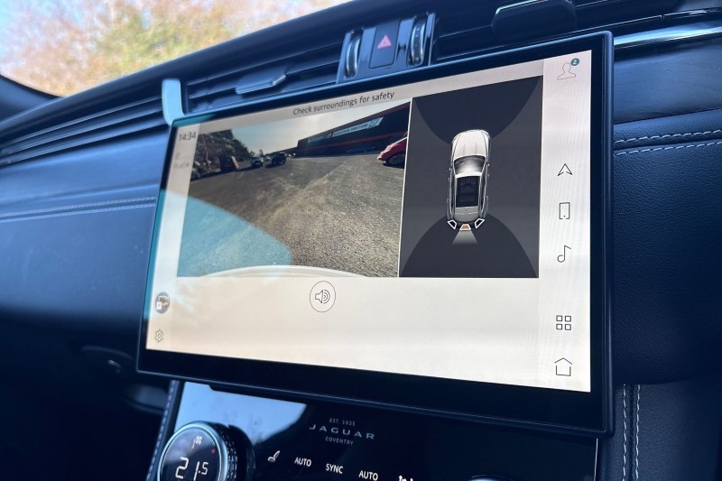 2023 (23) JAGUAR F-PACE 2.0 D200 R-Dynamic Black 5dr Auto AWD 5129517