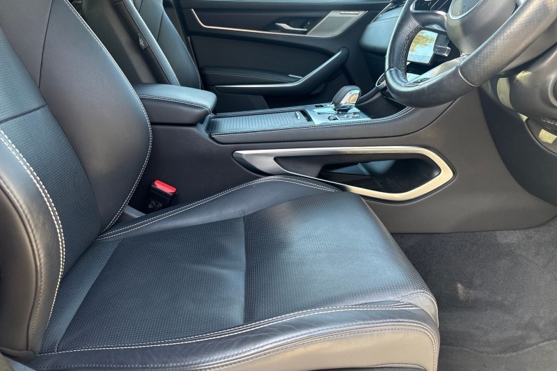 2023 (23) JAGUAR F-PACE 2.0 D200 R-Dynamic Black 5dr Auto AWD 5129530