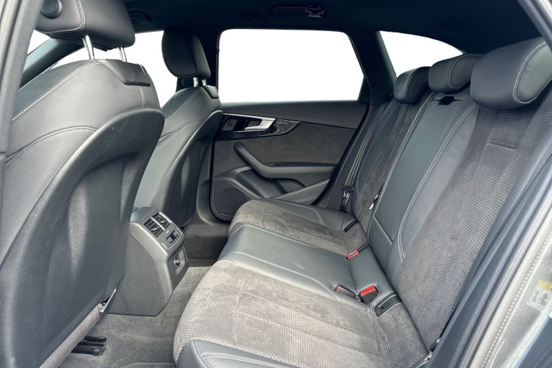 2021 (21) AUDI A4 35 TDI Black Edition 5dr S Tronic 3455477