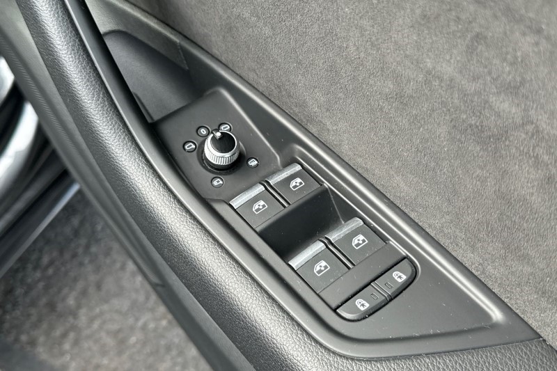 2021 (21) AUDI A4 35 TDI Black Edition 5dr S Tronic 3455485