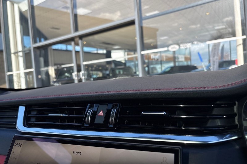 2022 (22) JAGUAR F-PACE 2.0 D200 R-Dynamic HSE 5dr Auto AWD 5159072