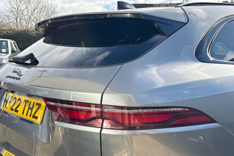 2022 (22) JAGUAR F-PACE 2.0 D200 R-Dynamic HSE 5dr Auto AWD 5159085