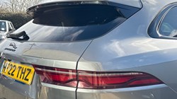 2022 (22) JAGUAR F-PACE 2.0 D200 R-Dynamic HSE 5dr Auto AWD 5159085