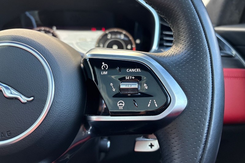 2022 (22) JAGUAR F-PACE 2.0 D200 R-Dynamic HSE 5dr Auto AWD 5159064