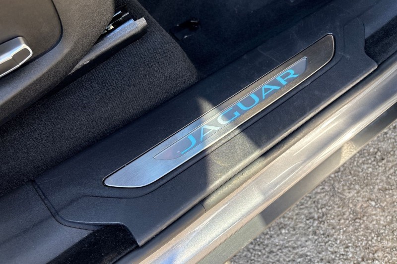 2022 (22) JAGUAR F-PACE 2.0 D200 R-Dynamic HSE 5dr Auto AWD 5159076