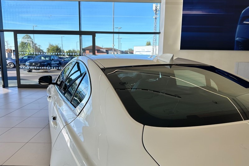 2021 (71) JAGUAR XE 2.0 D200 R-Dynamic S 4dr Auto 3502775