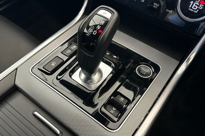 2021 (71) JAGUAR XE 2.0 D200 R-Dynamic S 4dr Auto 3502769