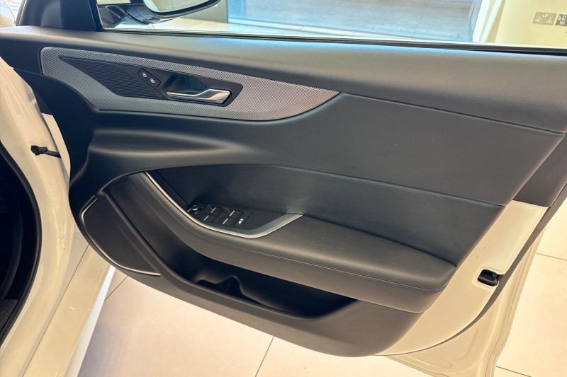 2021 (71) JAGUAR XE 2.0 D200 R-Dynamic S 4dr Auto 3502751