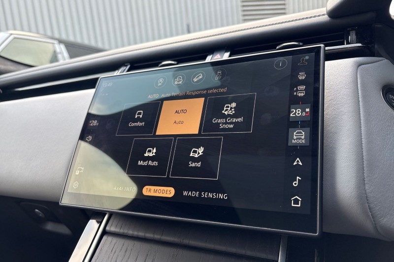 2025 (25) LAND ROVER RANGE ROVER VELAR 2.0 P400e Autobiography 5dr Auto [Revised] 5154986