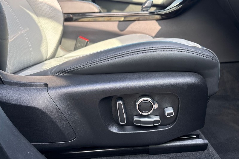 2025 (25) LAND ROVER RANGE ROVER VELAR 2.0 P400e Autobiography 5dr Auto [Revised] 5154971