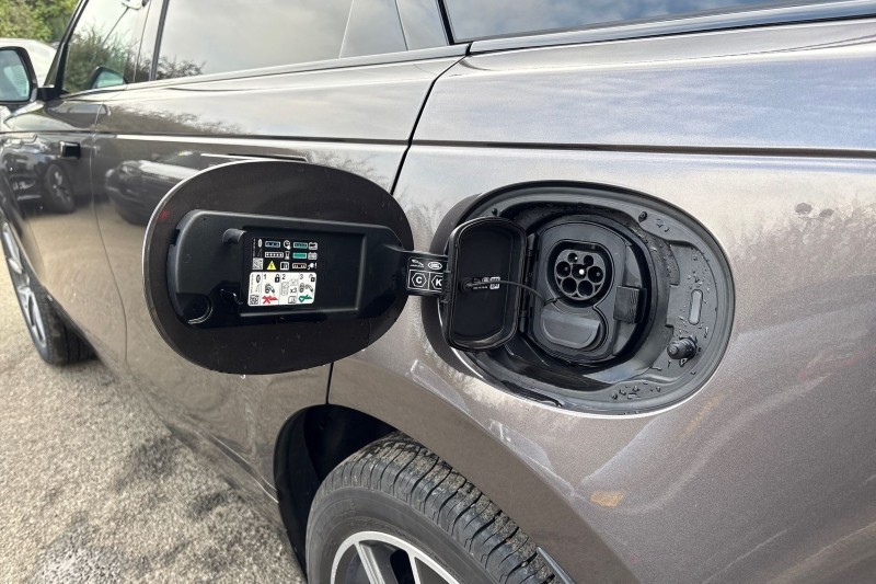 2025 (25) LAND ROVER RANGE ROVER VELAR 2.0 P400e Autobiography 5dr Auto [Revised] 5154968