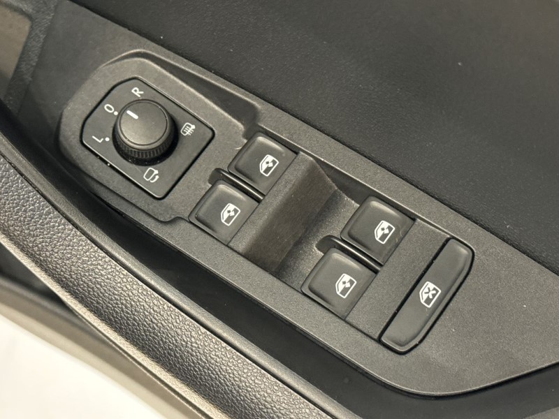 2021 (21) SKODA KAROQ 1.5 TSI SE L 5dr DSG 3523816