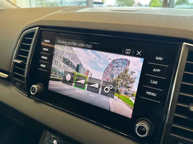 2021 (21) SKODA KAROQ 1.5 TSI SE L 5dr DSG 3523829