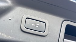 2022 (22) LAND ROVER RANGE ROVER VELAR 2.0 D200 R-Dynamic SE 5dr Auto 3530856