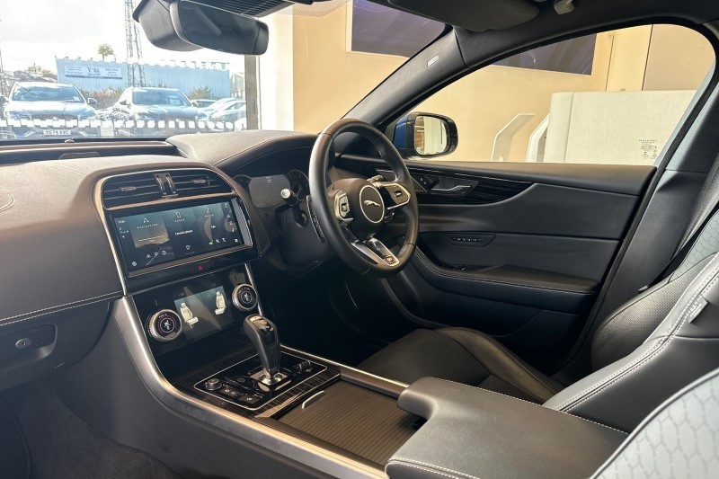 2023 (73) JAGUAR XE 2.0 D200 R-Dynamic HSE 4dr Auto 3501387