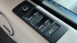 2019 (69) LAND ROVER DISCOVERY 3.0 SD6 HSE Luxury 5dr Auto 3513414