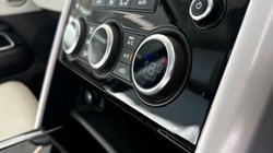 2019 (69) LAND ROVER DISCOVERY 3.0 SD6 HSE Luxury 5dr Auto 3513426