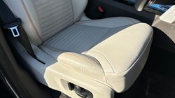 2019 (69) LAND ROVER DISCOVERY 3.0 SD6 HSE Luxury 5dr Auto 3513416