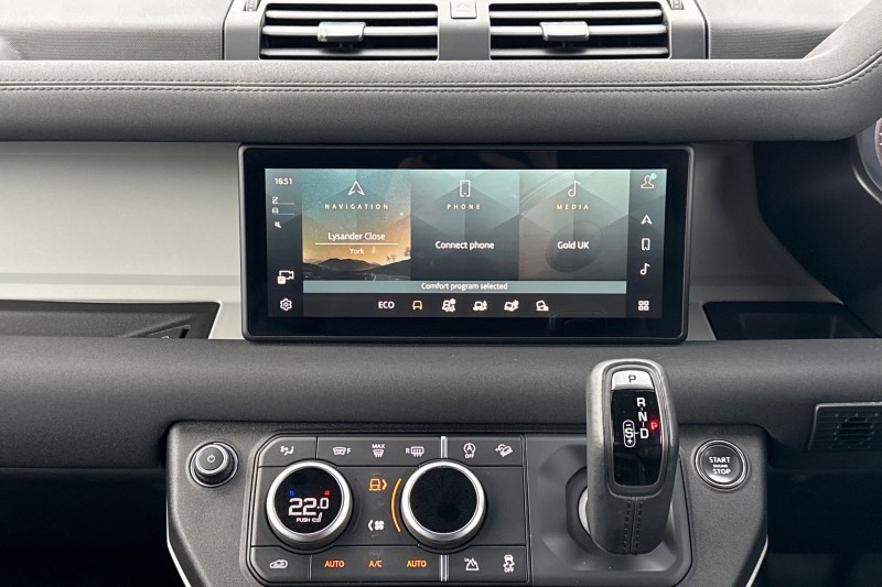 2023 (23) LAND ROVER DEFENDER 3.0 D250 X-Dynamic SE 90 3dr Auto 3535108