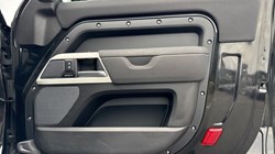 2023 (23) LAND ROVER DEFENDER 3.0 D250 X-Dynamic SE 90 3dr Auto 3535093