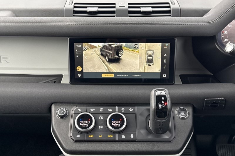 2023 (23) LAND ROVER DEFENDER 3.0 D250 X-Dynamic SE 90 3dr Auto 3535105