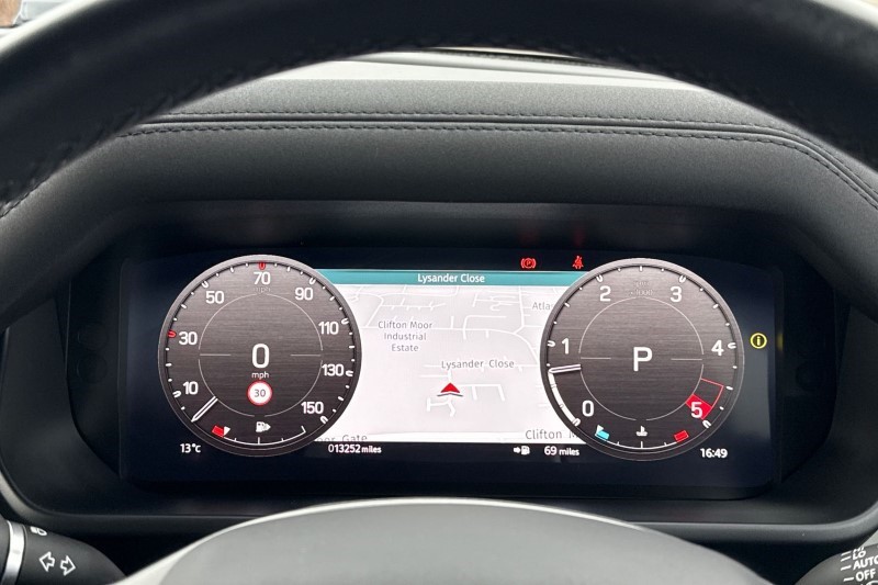 2023 (23) LAND ROVER DEFENDER 3.0 D250 X-Dynamic SE 90 3dr Auto 3535102