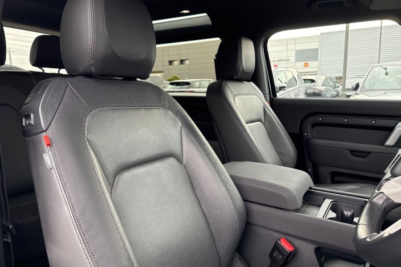 2023 (23) LAND ROVER DEFENDER 3.0 D250 X-Dynamic SE 90 3dr Auto 3535098