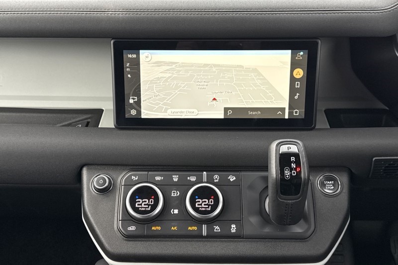 2023 (23) LAND ROVER DEFENDER 3.0 D250 X-Dynamic SE 90 3dr Auto 3535104