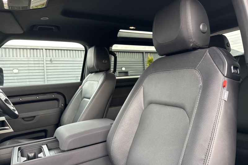 2023 (23) LAND ROVER DEFENDER 3.0 D250 X-Dynamic SE 90 3dr Auto 3535114