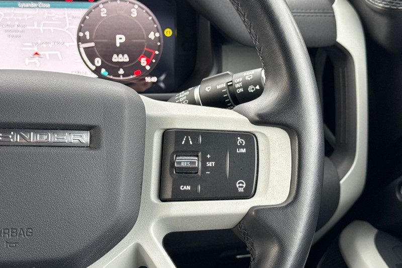 2023 (23) LAND ROVER DEFENDER 3.0 D250 X-Dynamic SE 90 3dr Auto 3535101