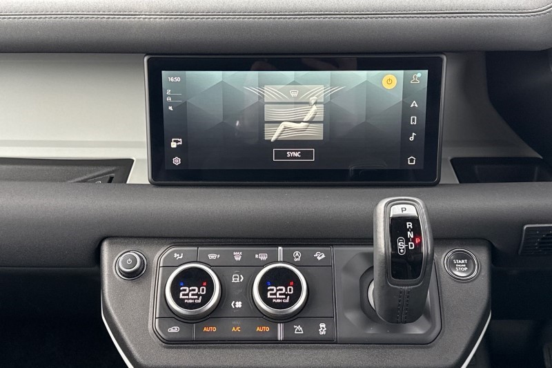 2023 (23) LAND ROVER DEFENDER 3.0 D250 X-Dynamic SE 90 3dr Auto 3535107