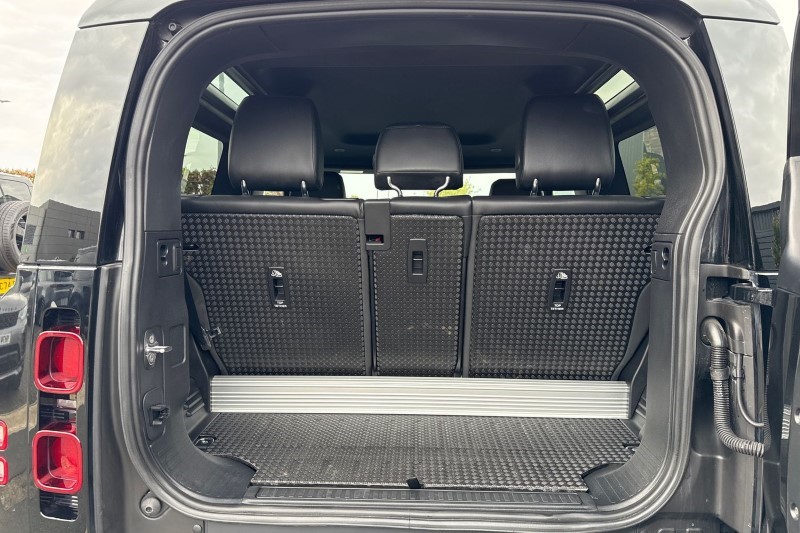 2023 (23) LAND ROVER DEFENDER 3.0 D250 X-Dynamic SE 90 3dr Auto 3535116