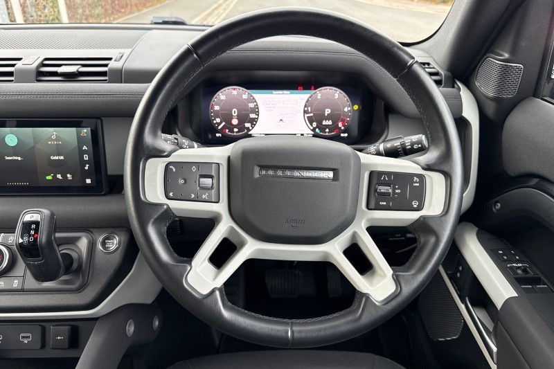 2023 (23) LAND ROVER DEFENDER 3.0 D250 X-Dynamic SE 90 3dr Auto 3535099