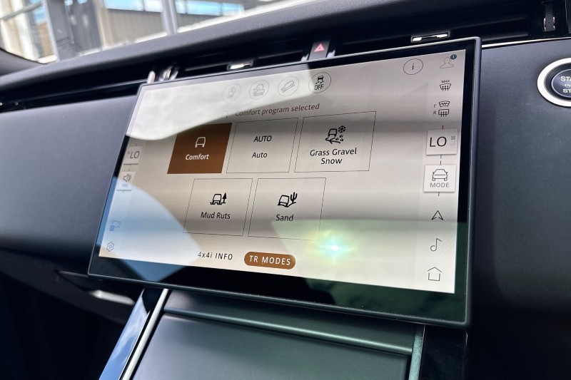 2024 (24) LAND ROVER RANGE ROVER EVOQUE 2.0 D200 Dynamic SE 5dr Auto 5240004