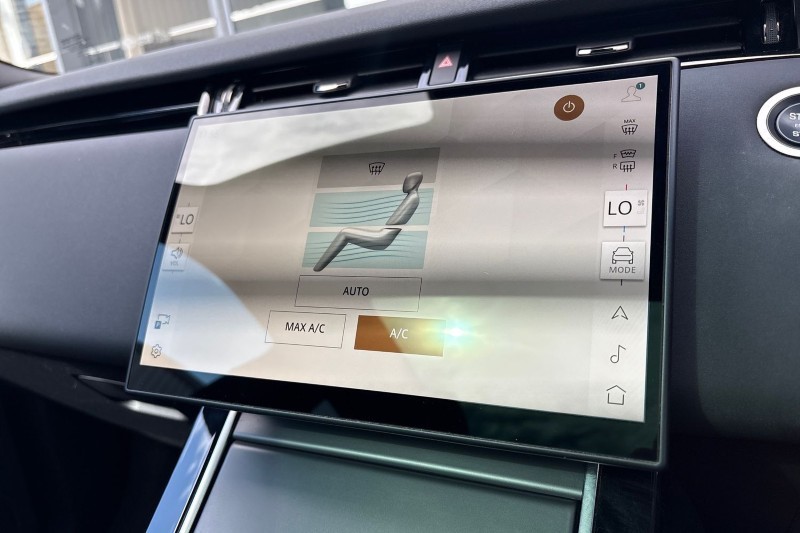 2024 (24) LAND ROVER RANGE ROVER EVOQUE 2.0 D200 Dynamic SE 5dr Auto 5239999